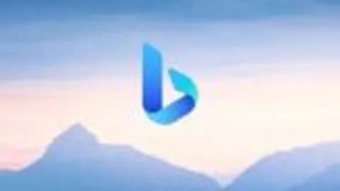 库里热身惊艳，高空抛射上篮惊险入网，篮球从篮筐下穿梭而出。